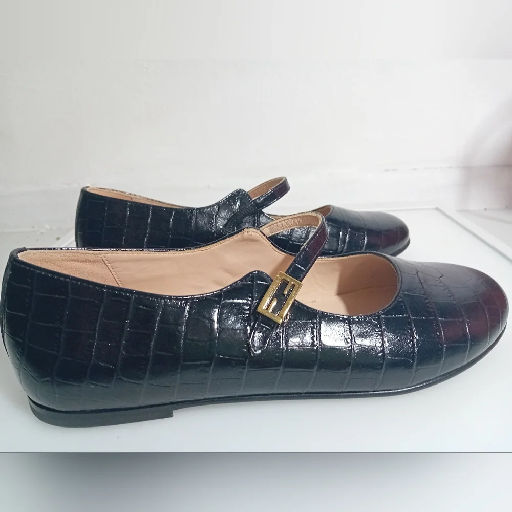 FENDI New Kids cute Black Leather Shoes in size 36 100% Authentic